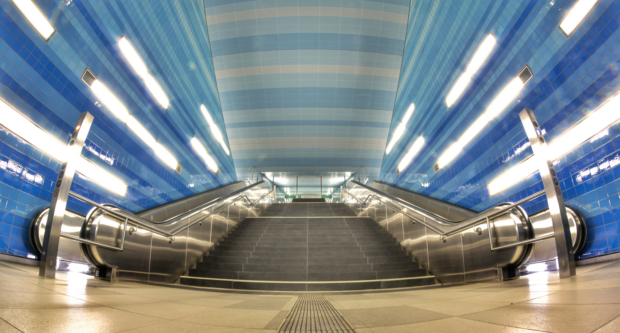 U Bahn Station HH Hafencity /Überseequartier