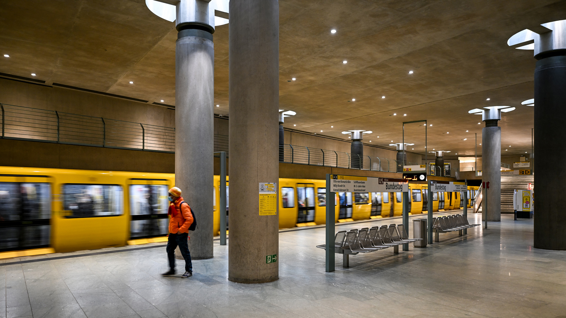 U-Bahn Story Bundestag 04