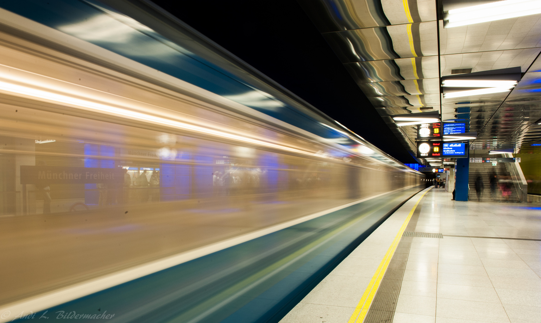 ~U-Bahn-Tour-- Münchner Freiheit ~~