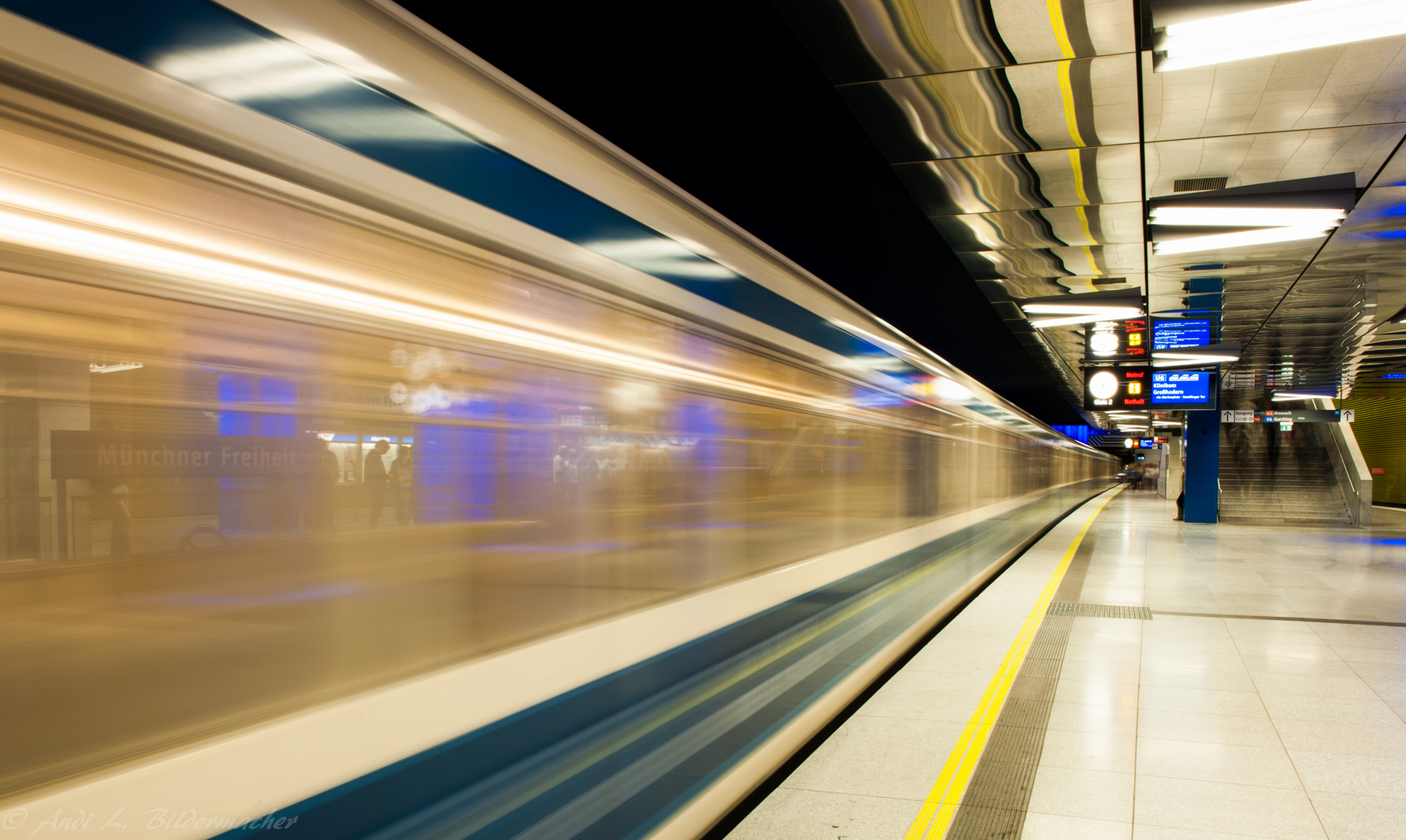 ~U-Bahn-Tour-- Münchner Freiheit ~~~ 