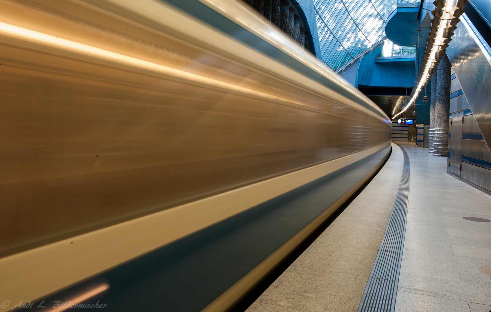 ~U-Bahn-Tour- St. Quirin-Platz ~ 