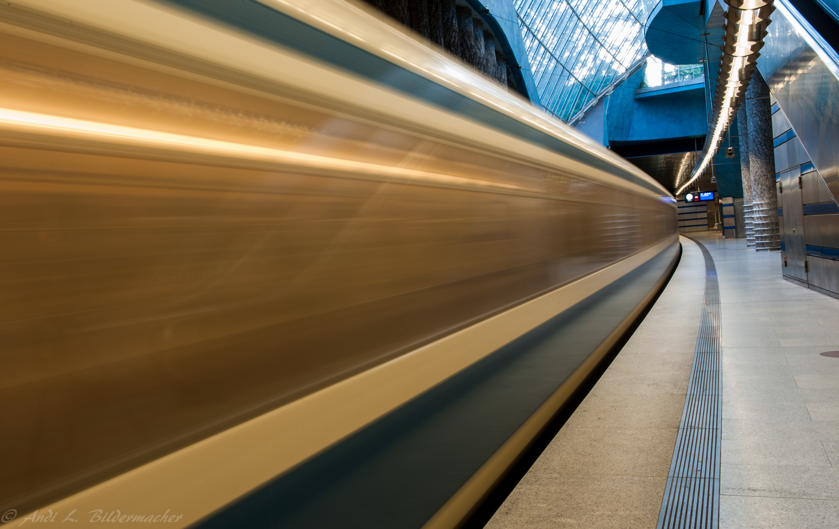 ~U-Bahn-Tour- St. Quirin-Platz ~ r~