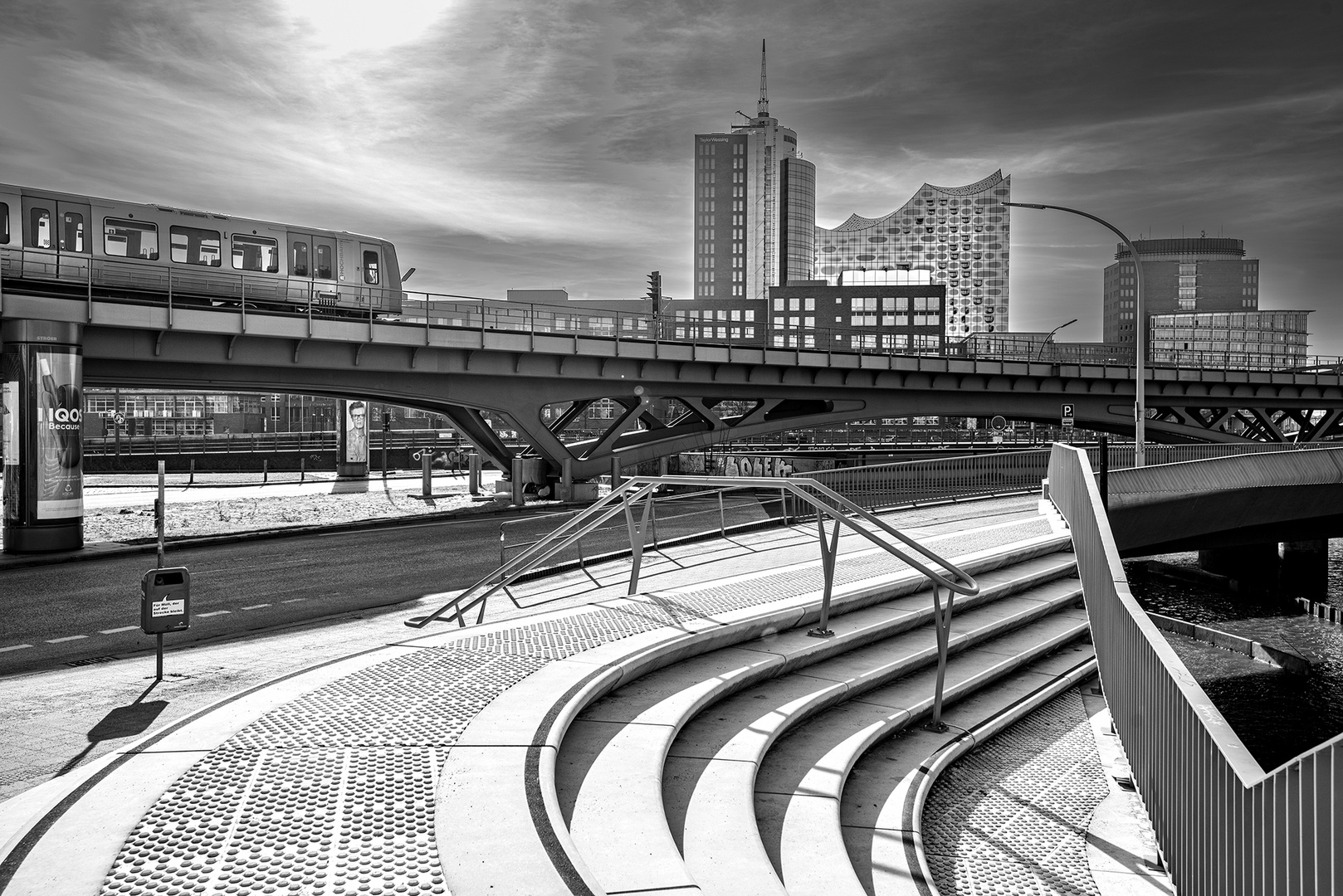 U-Bahn zum Baumwall 