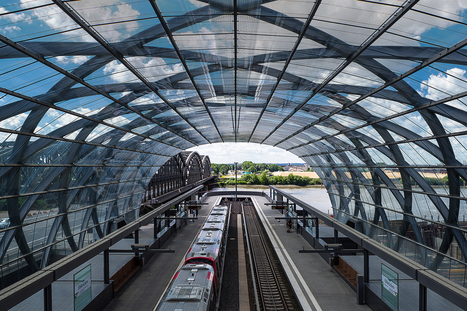 U-Bahnhof Elbbrücken 09 ...