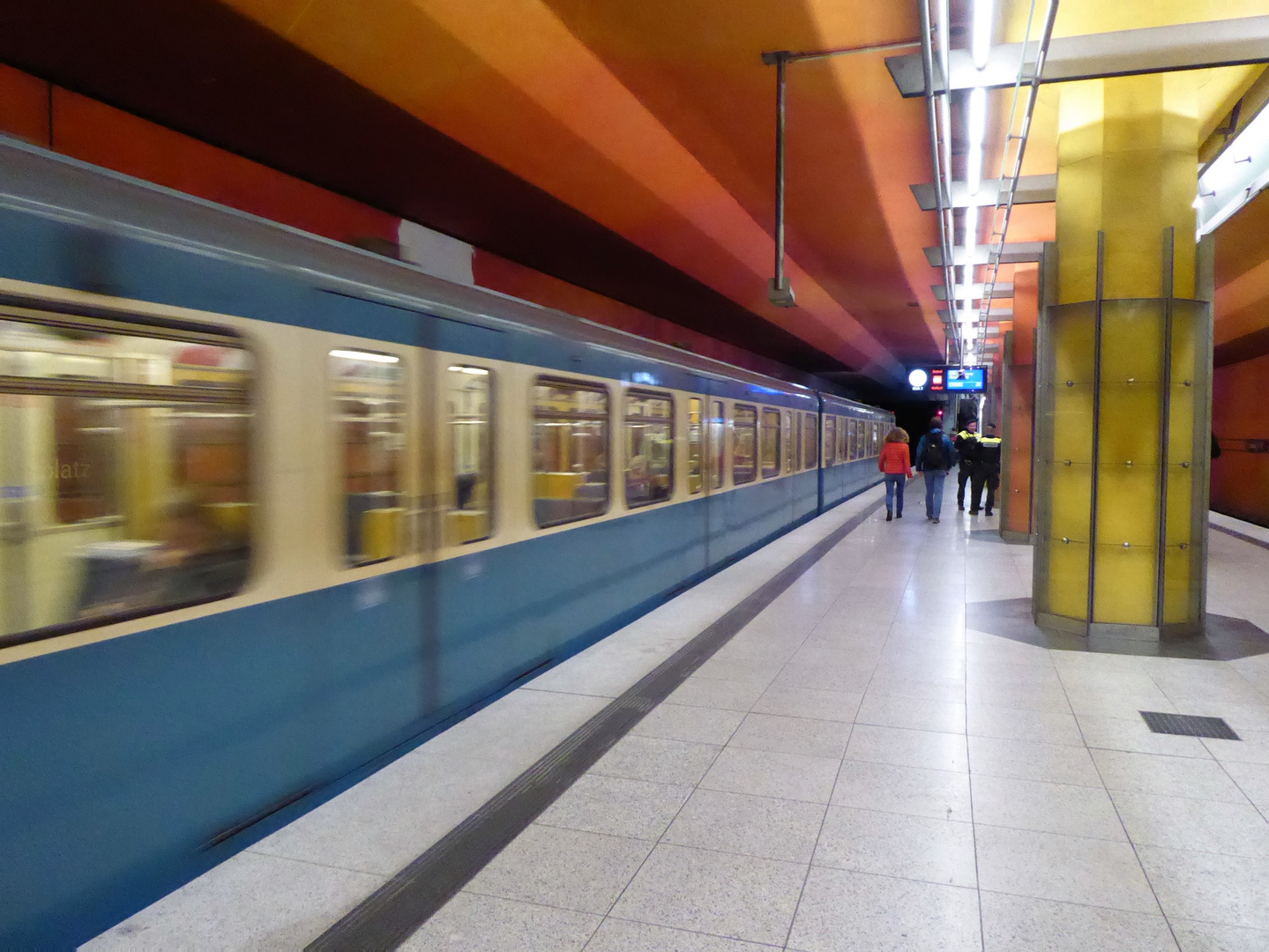 UBahnhof... Foto & Bild spezial, münchen, architektur Bilder auf