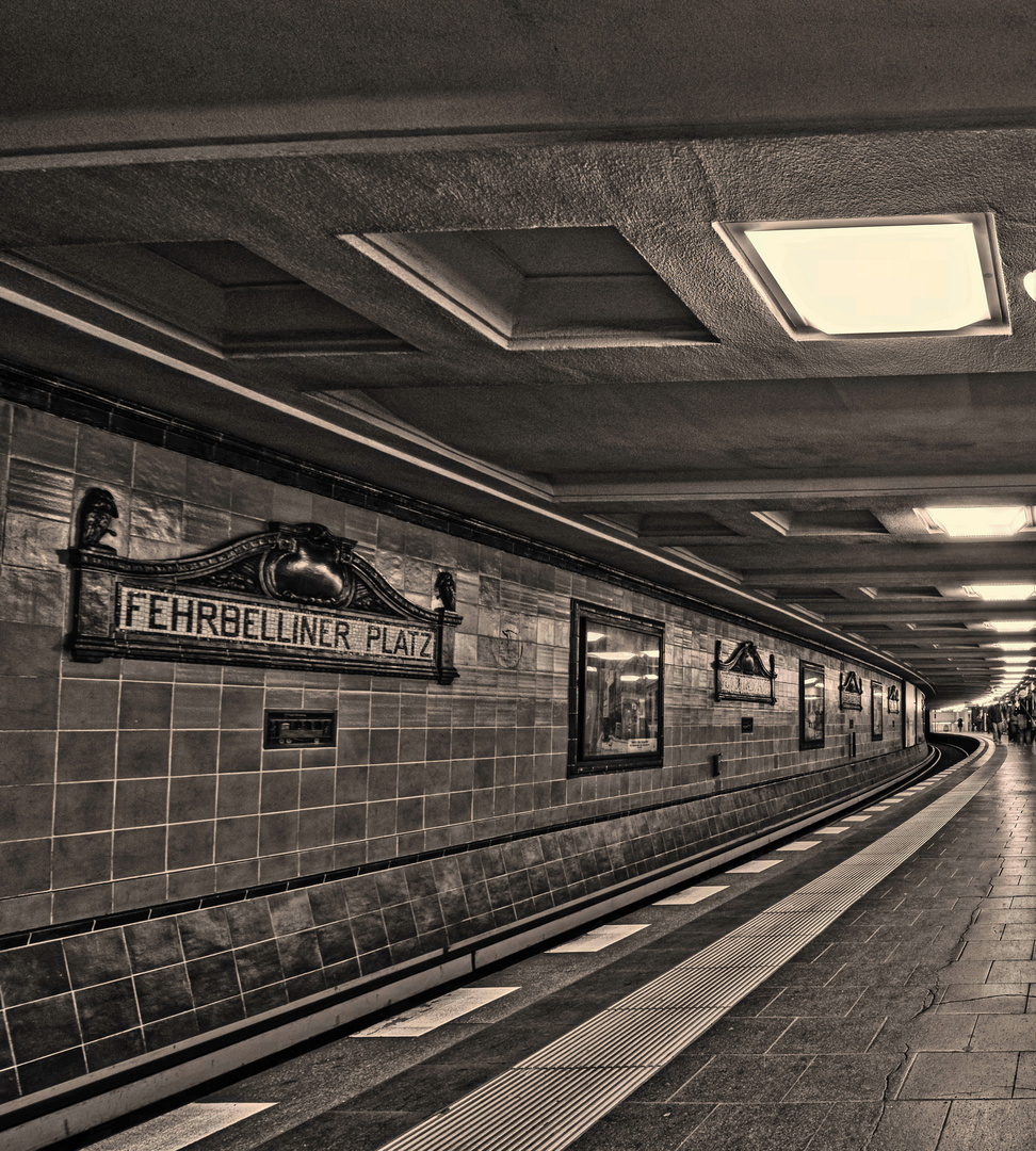 U-Bahnhof Fehrbelliner  Platz