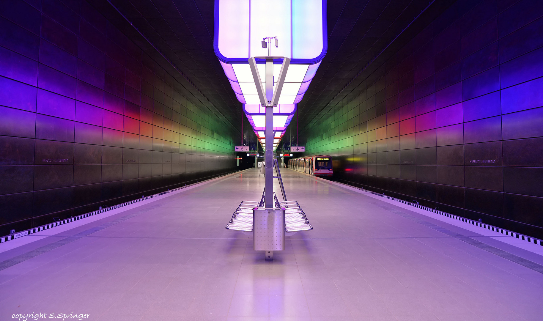 U-Bahnhof Hafencity Universität am Sonntag