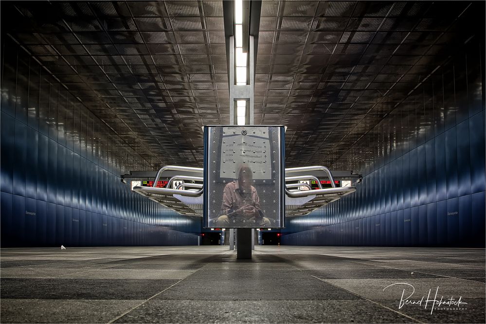 UBahnhof Überseequartier Foto & Bild bahnhof, gleise, nahverkehr