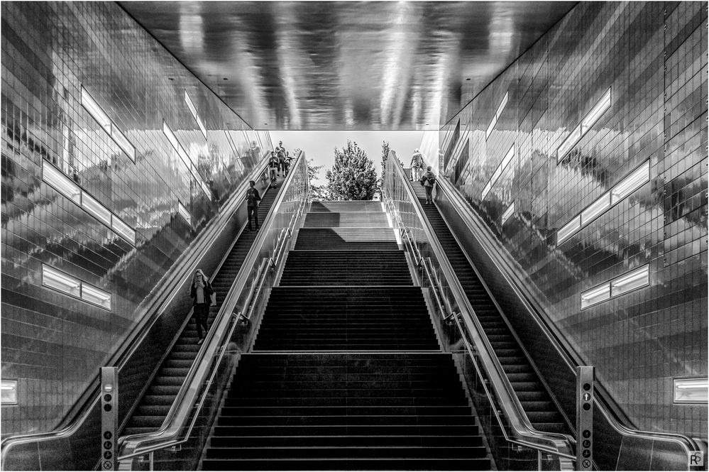 U-Bahnhof Überseequartier - Ausgang