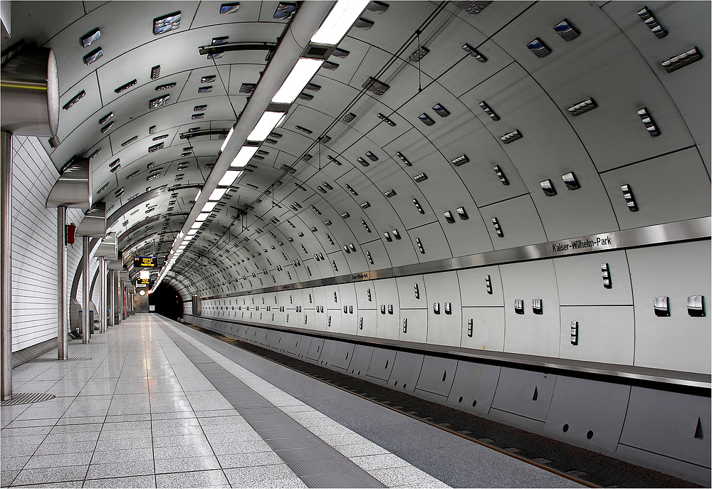 U- Bahnstation,  Kaiser Wilhelm Park