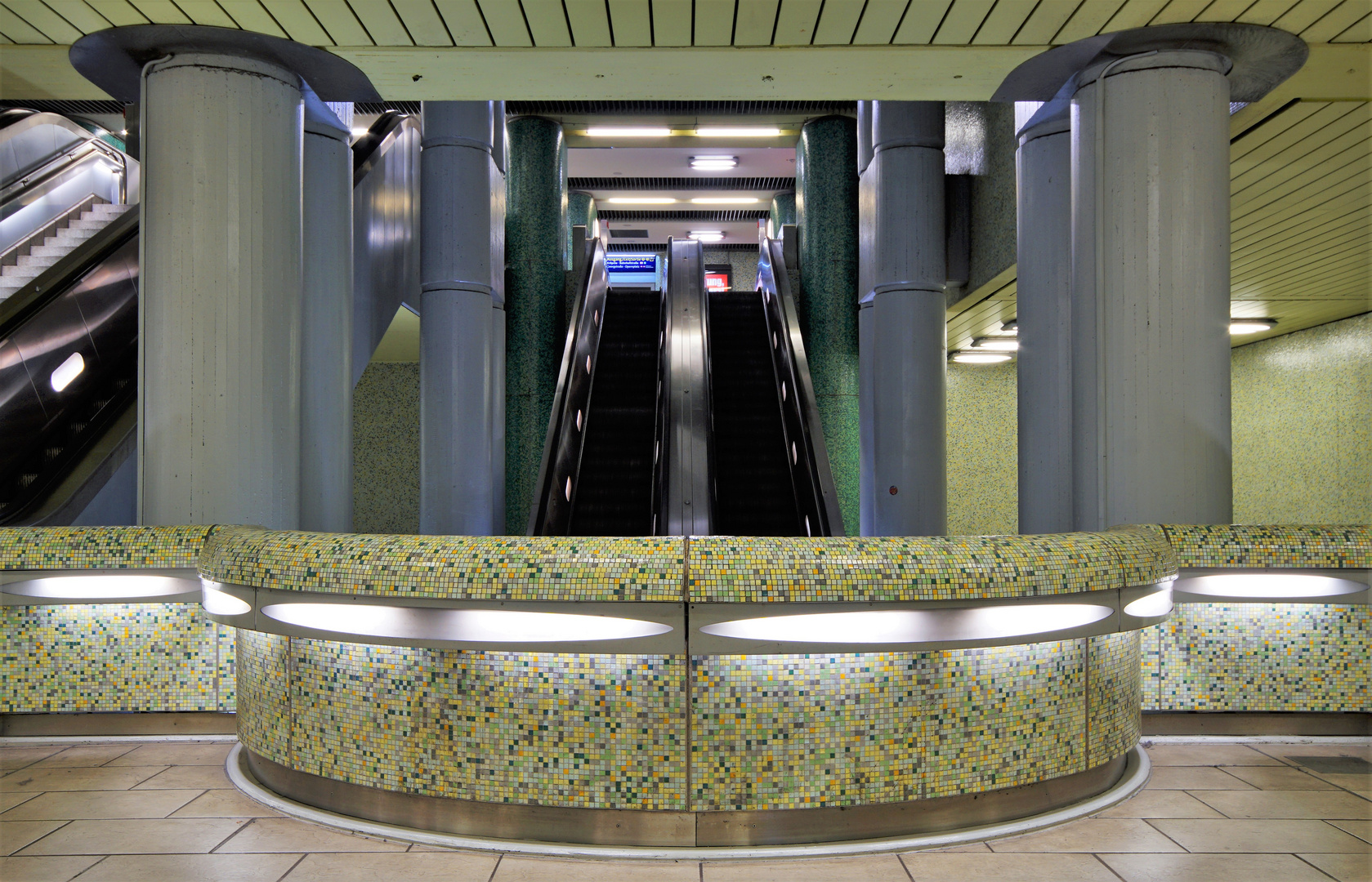 U Bahnstation Kröpcke Foto & Bild architektur, deutschland, europe Bilder auf