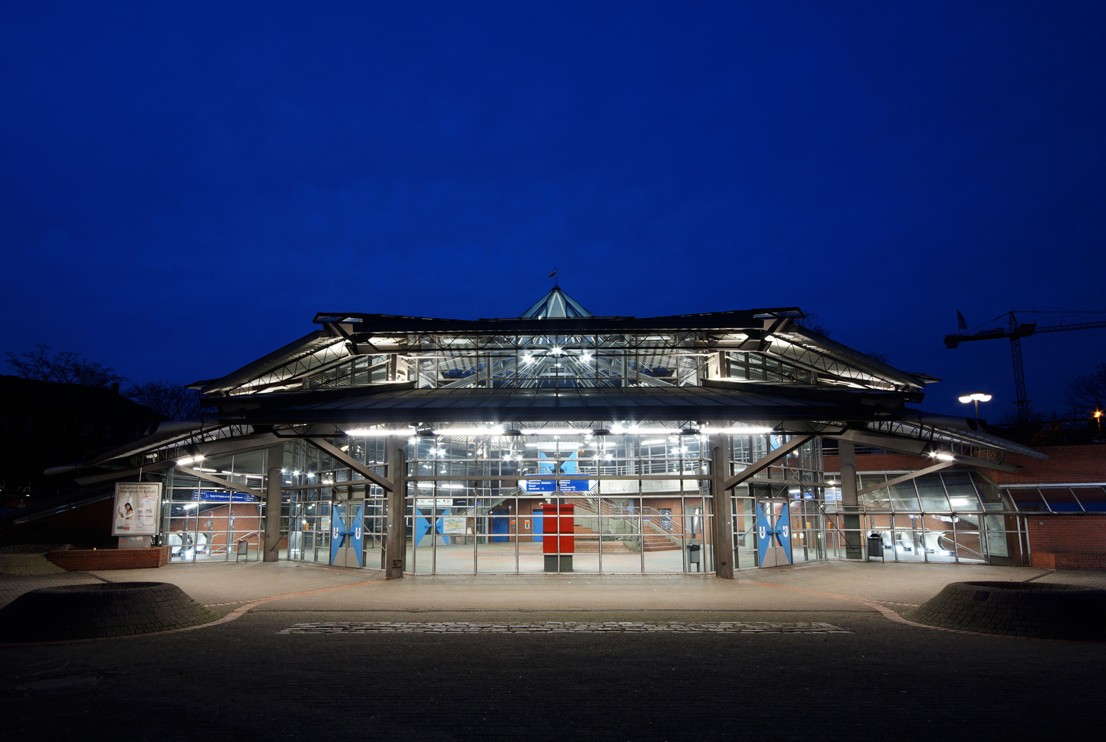 U Bahnstation Stadtgarten zu blauen Stunde