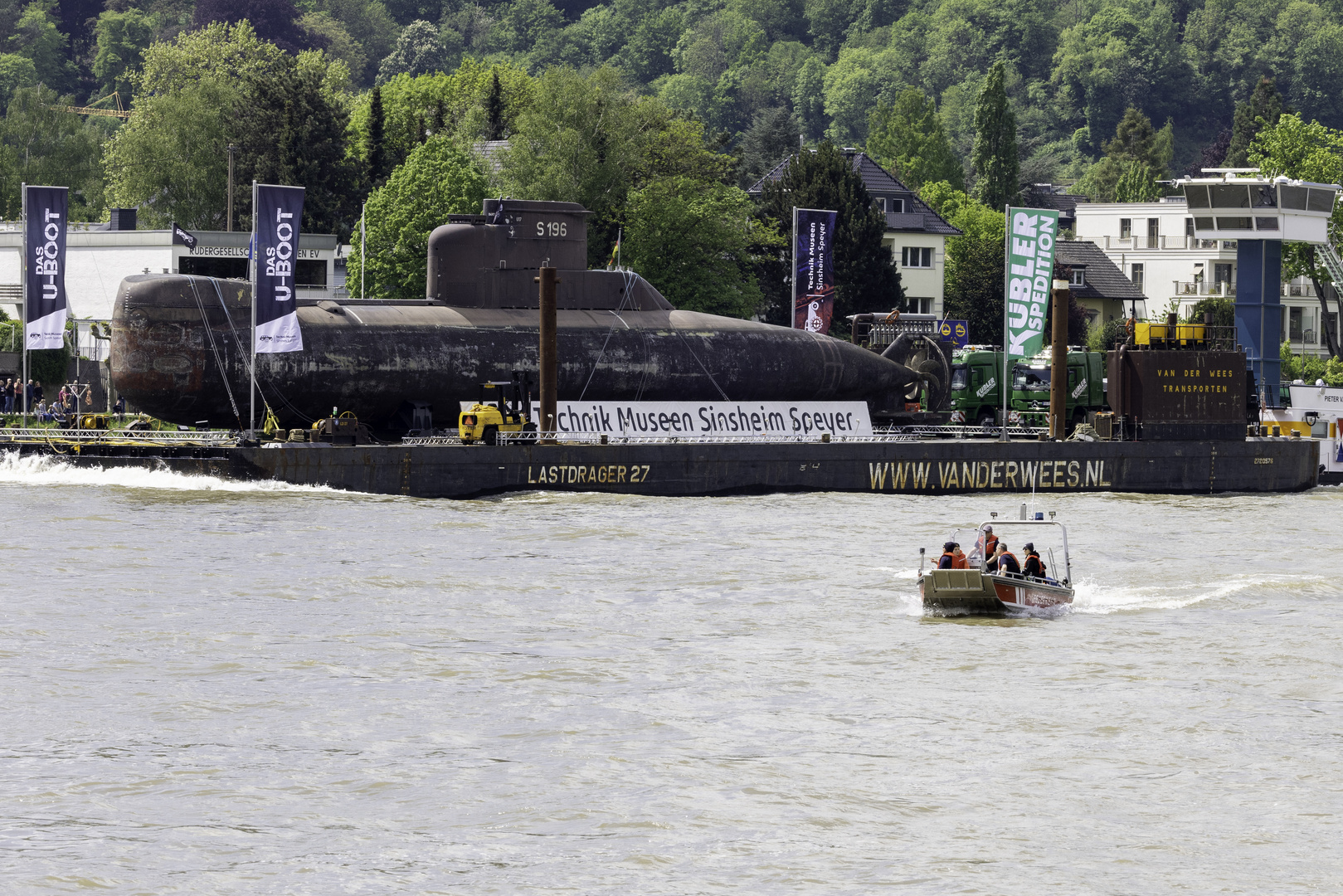 U-Boot auf nicht unter dem Rhein ;-) 