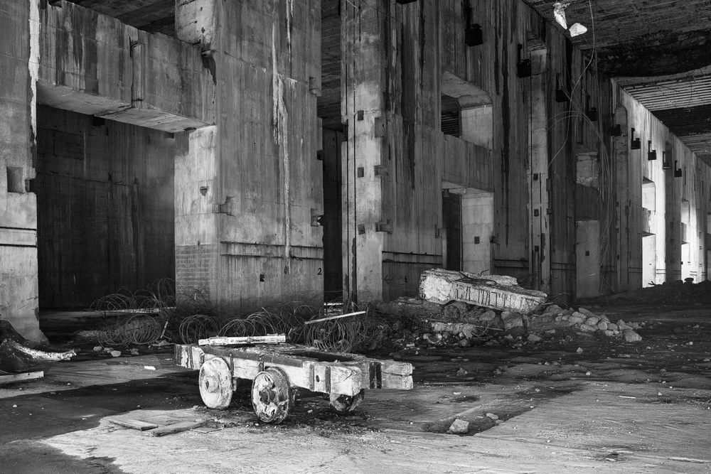 U-Boot-Bunker Valentin - 2000-6000 Häftlinge verloren beim Bau des Bunkers ihr Leben, Bremen