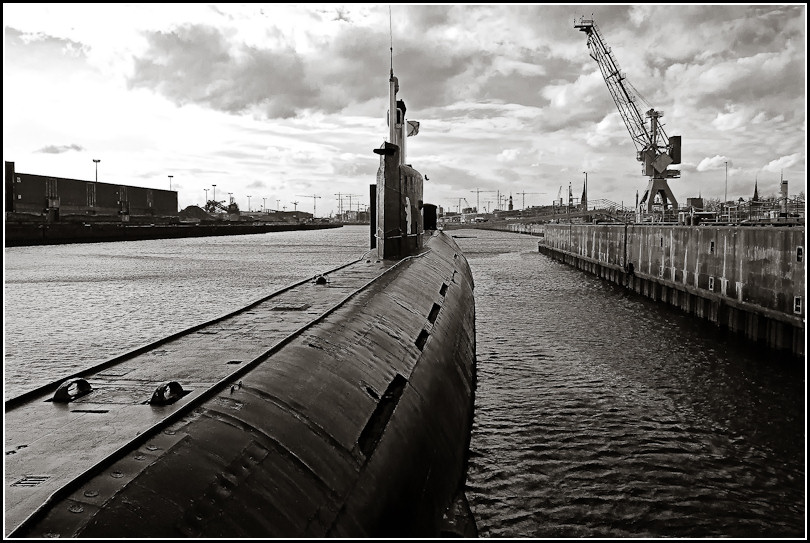 U-Boot im Hafen Hamburg