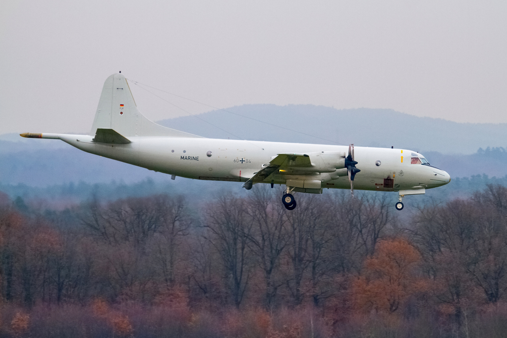 U-Boot Suche am Flughafen Köln/Bonn ???