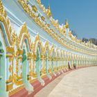 U Min Thonze Temple in Sagaing (© Buelipix)