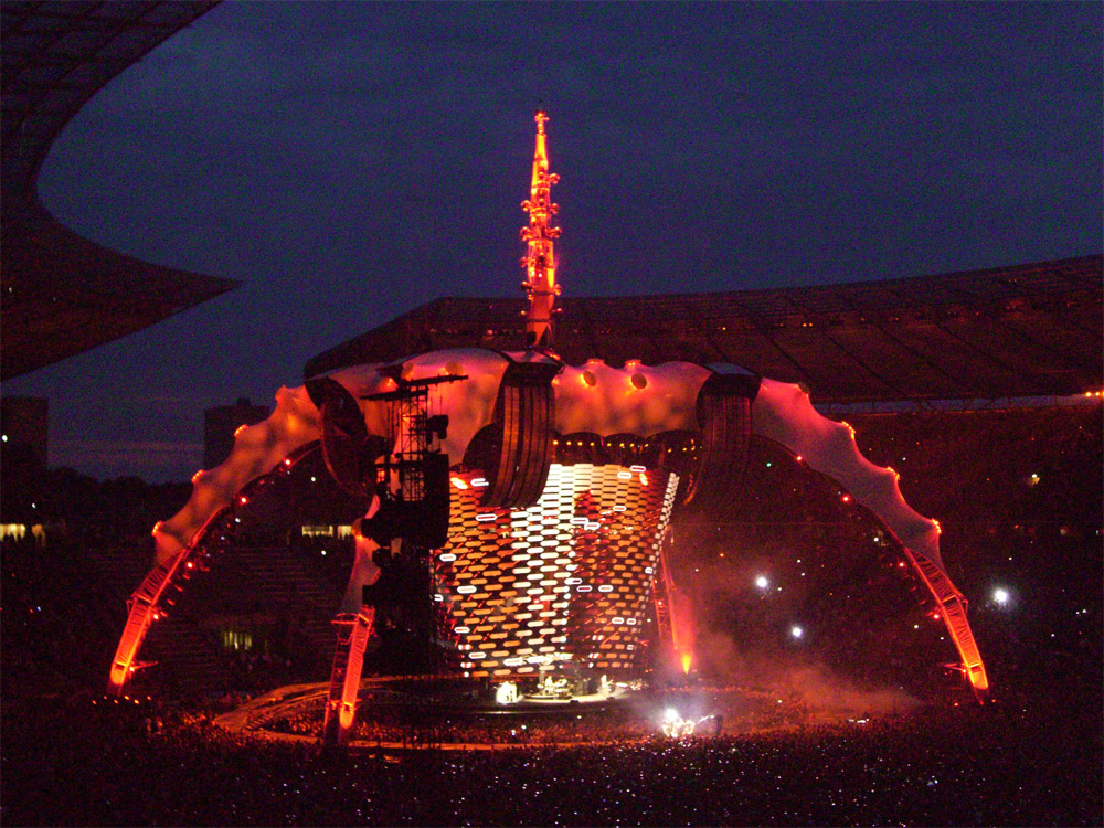 U2 - 360° in Berlin