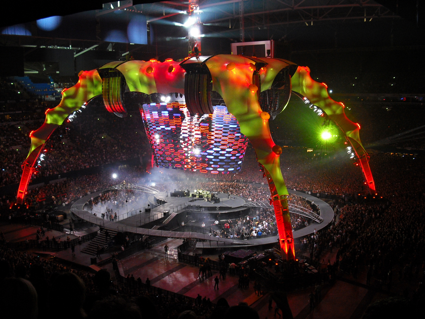 U2 on tour 360°