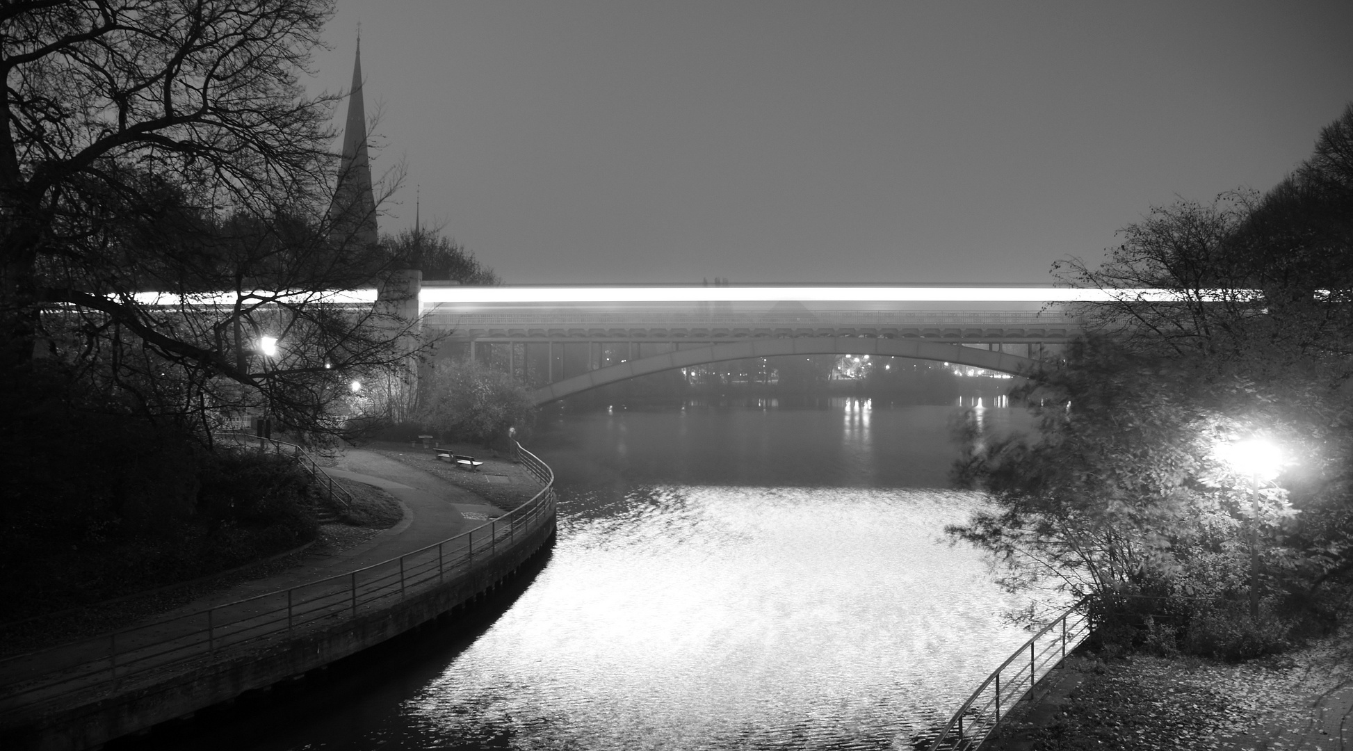 U3 auf der Kuhmühlenbrücke