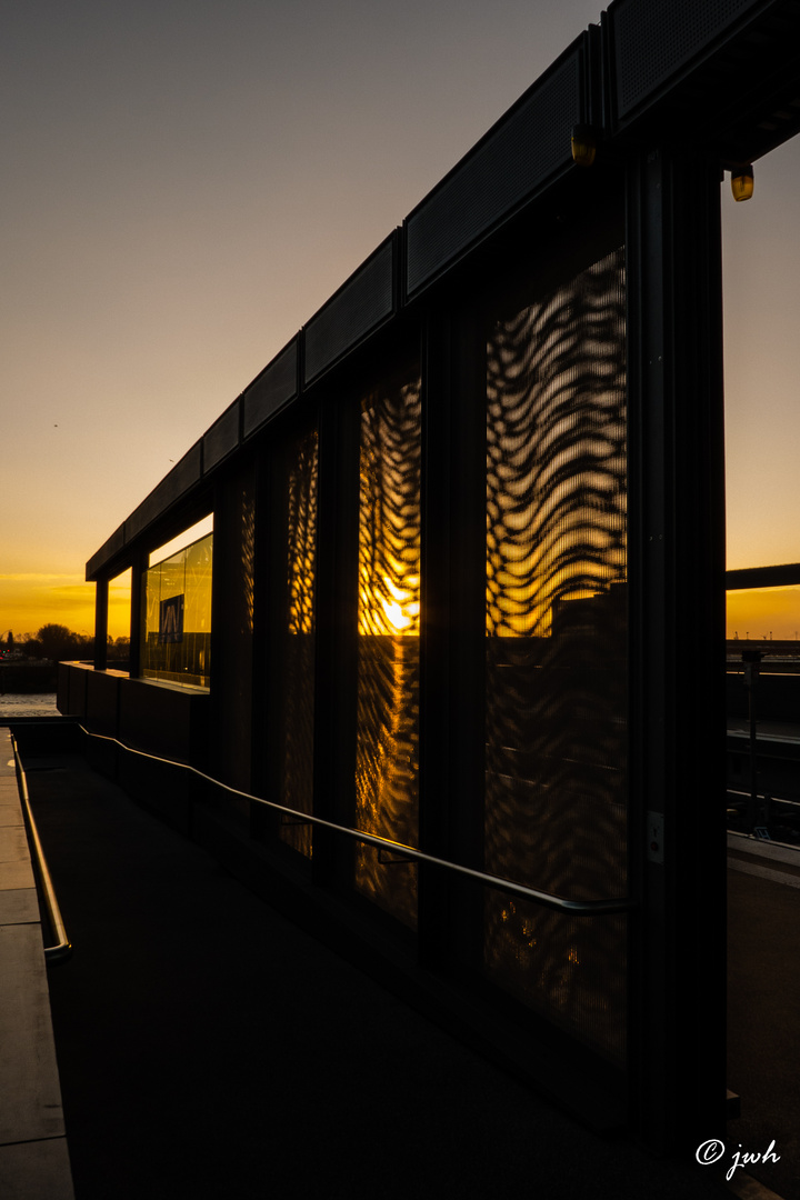 U4-Station Elbbrücken - Sonnenuntergang