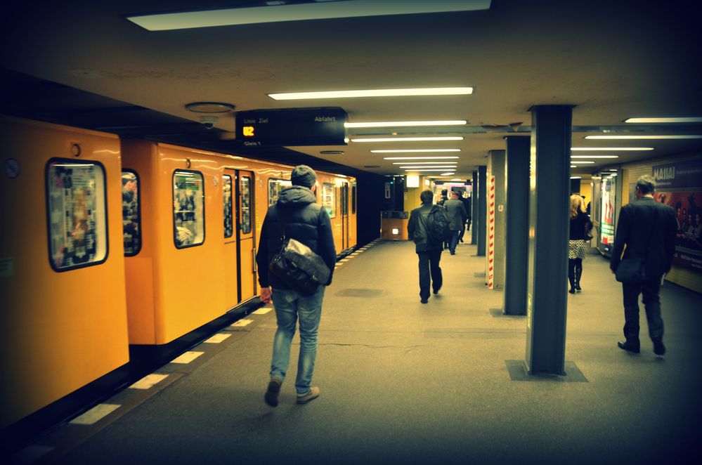 UBAHN IN BERLIN Foto & Bild deutschland, europe, berlin Bilder auf