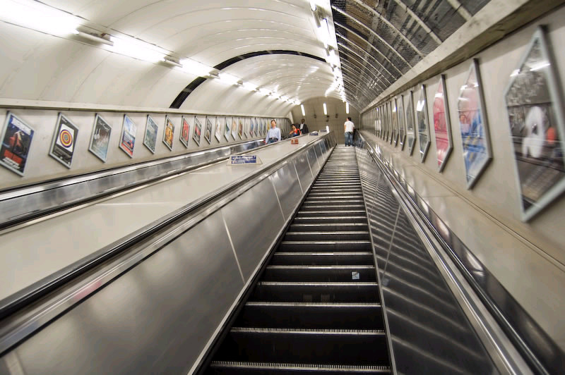 U_Bahn_Rolltreppe