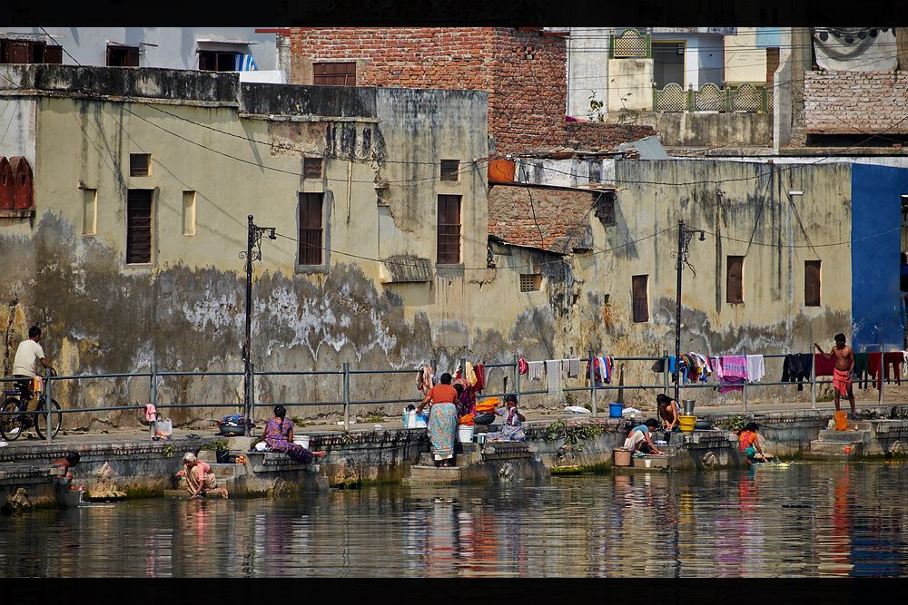 Udaipur - Waschen am Fluss