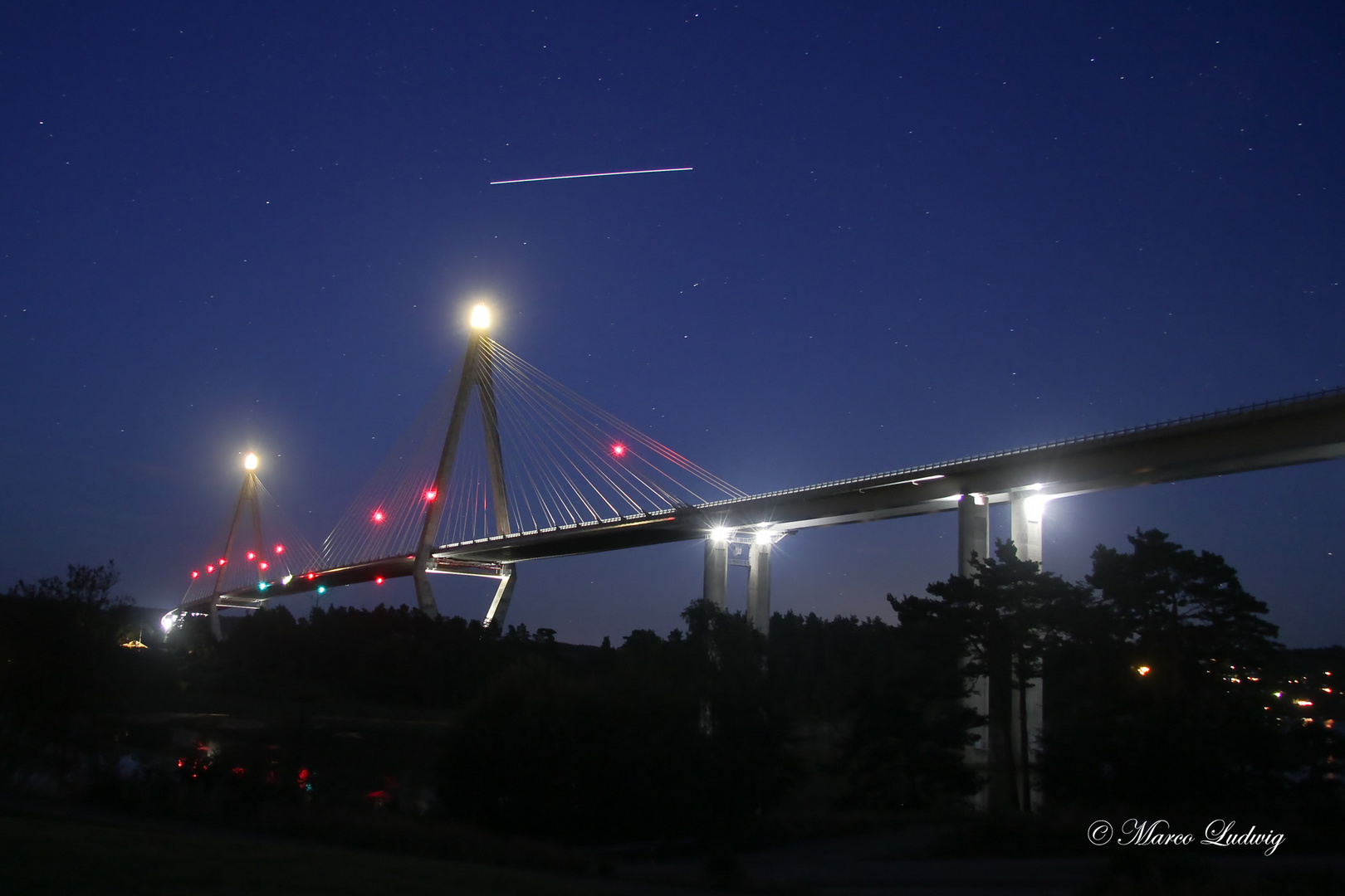 Uddevalla-Brücke mit Raumstation ISS