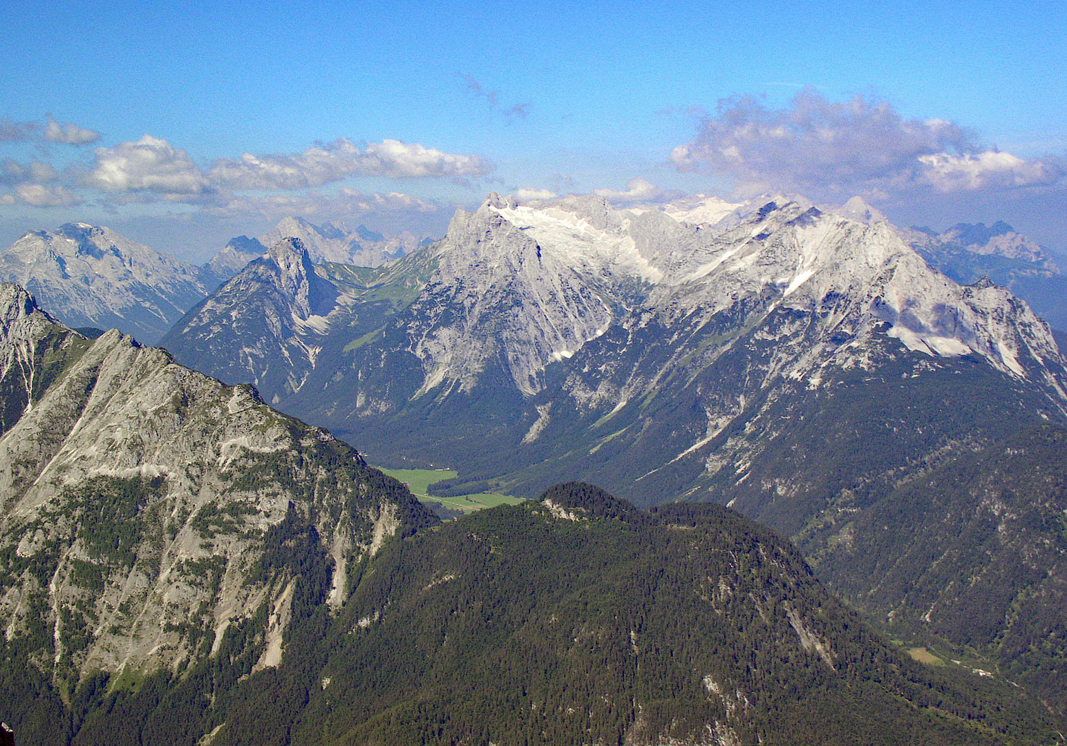 Über das Leutaschtal geblickt