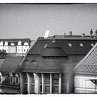 Über dem Dach von Halle..
