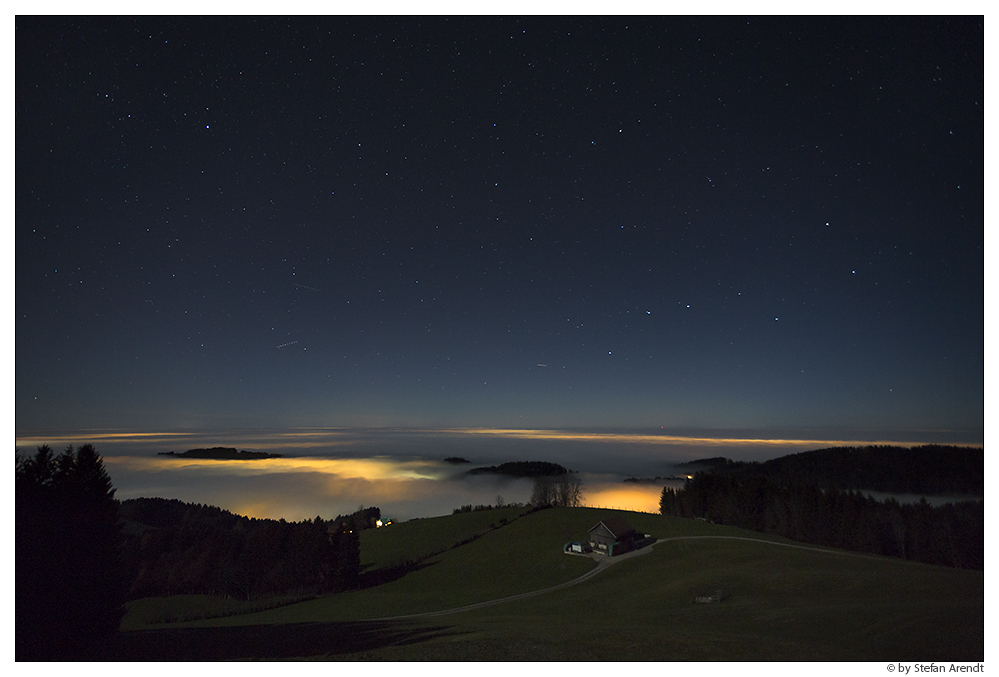 Über dem Hochnebel