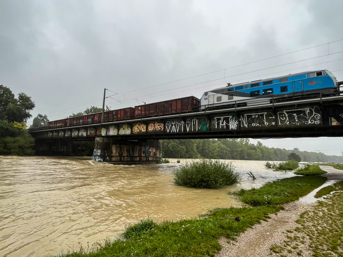 Über dem Hochwasser ...