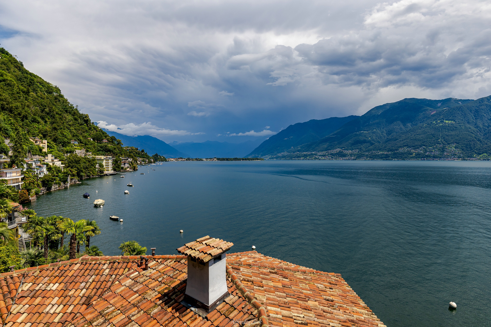 Über dem Lago Maggiore