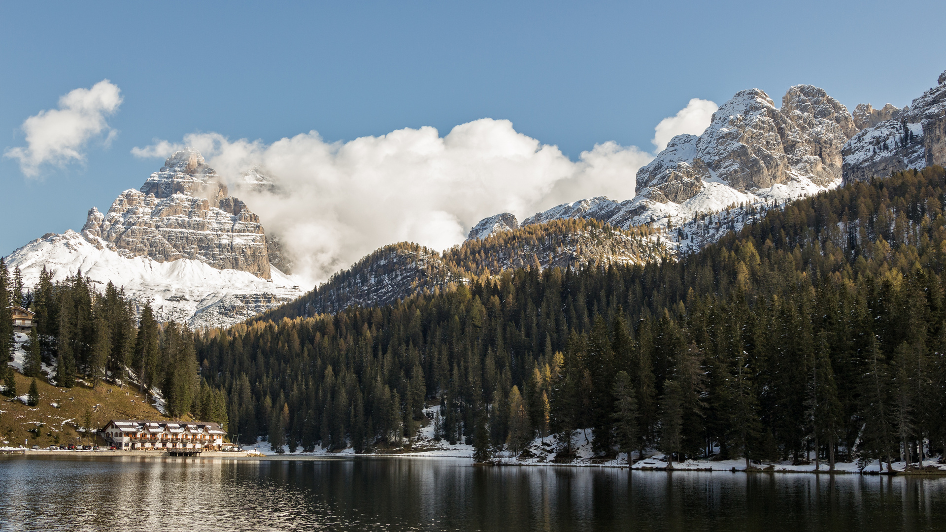 Über dem Misurina- See: Wolkenspiel an den Drei Zinnen - Südwänden