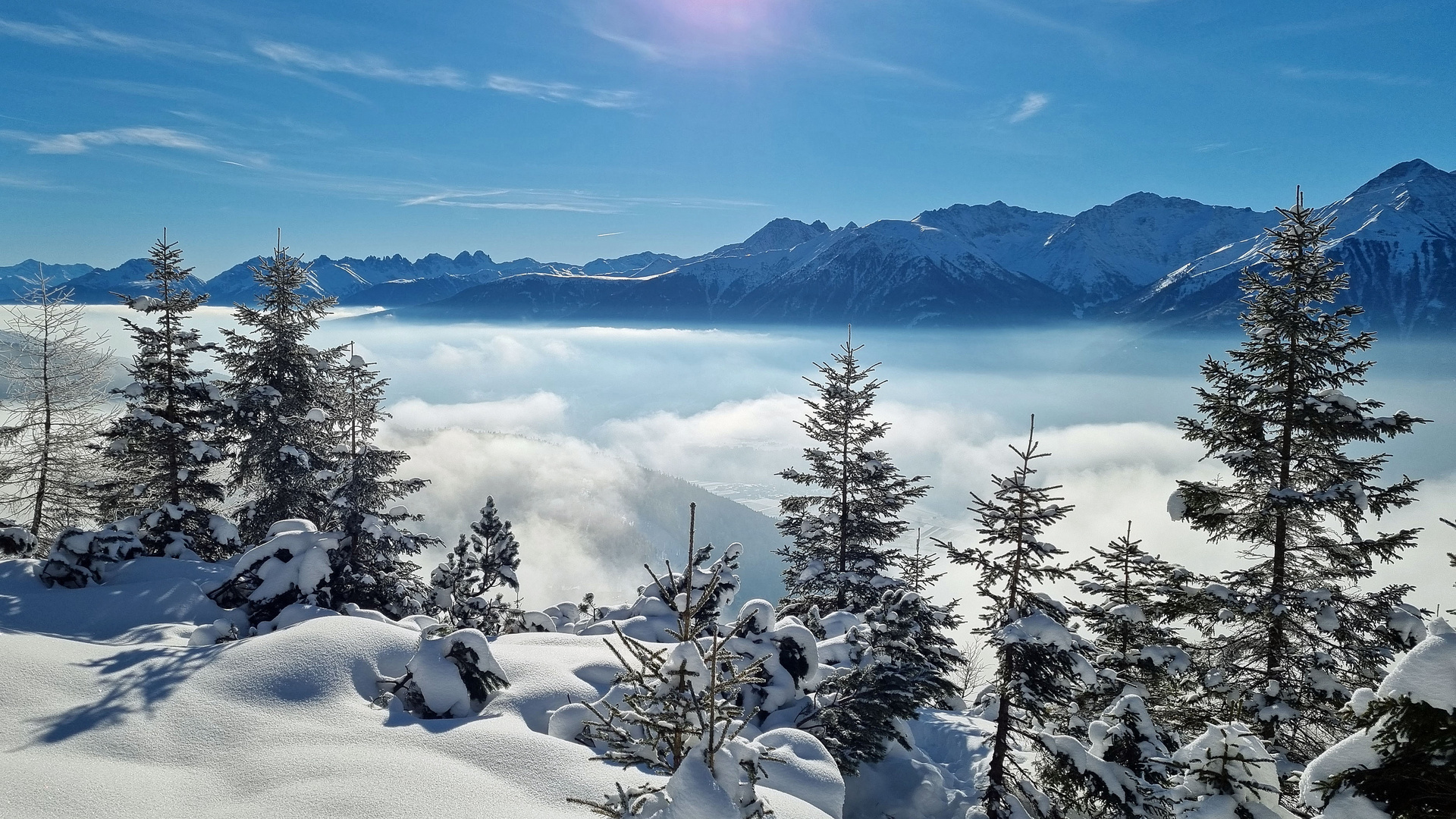 über dem Nebel