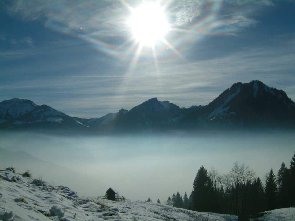 Über dem Nebel