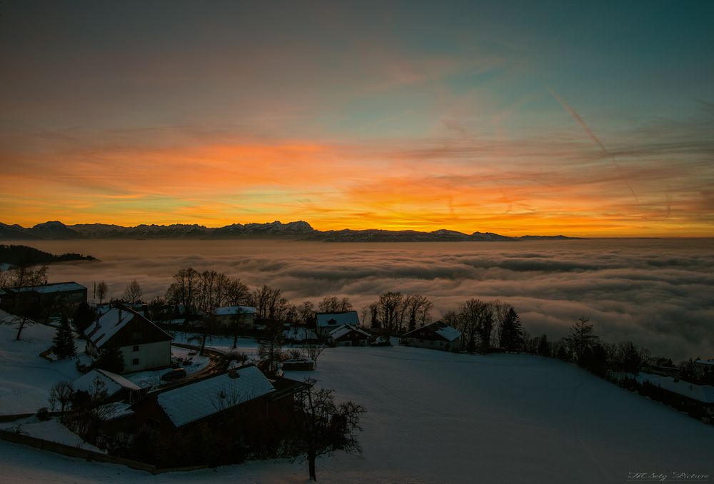 Über dem Nebel