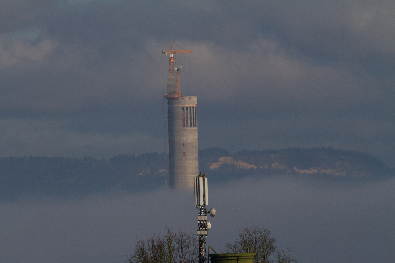 über dem Nebel