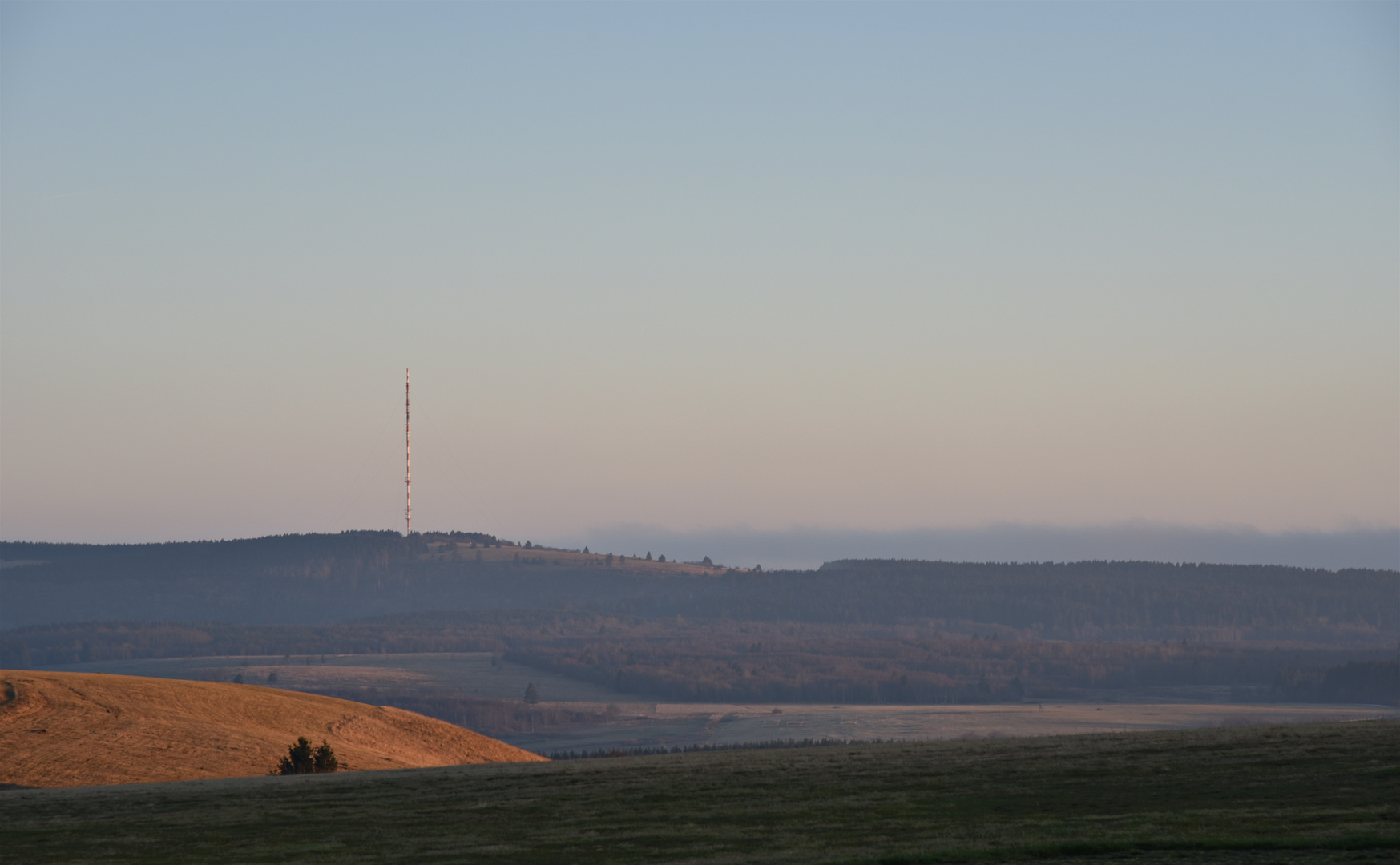 über dem Nebel