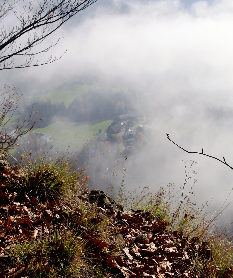 über dem Nebel, Blick auf Kennelbach