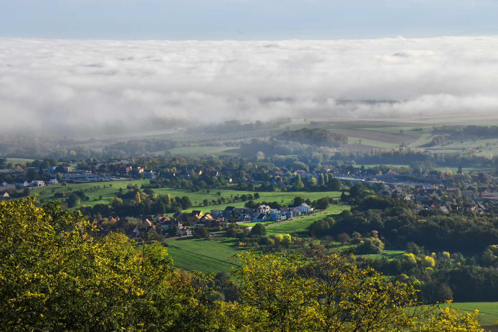 über dem Nebel