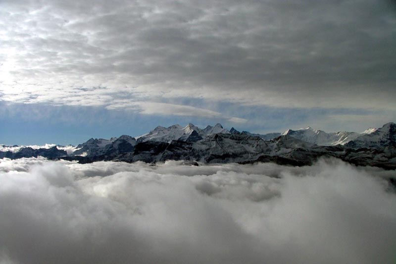 über dem nebel - - - unter den wolken