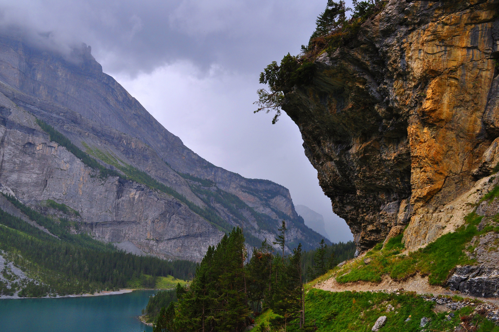 über dem Oeschinensee