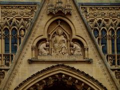 Über dem Portal der Kathedrale in Metz/F