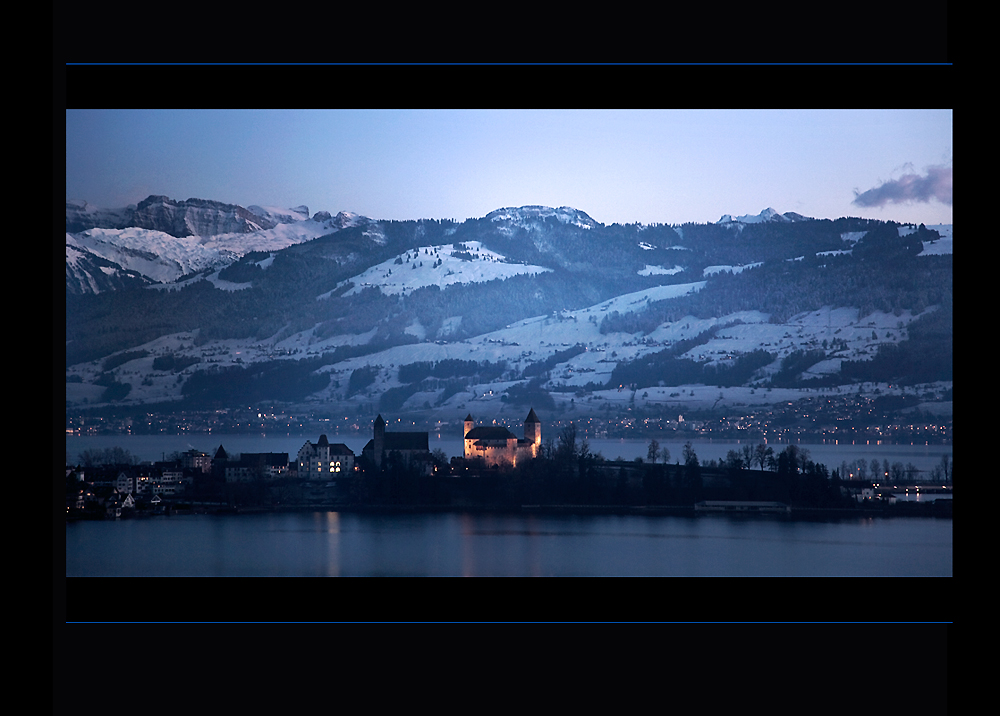 über dem Zürichsee