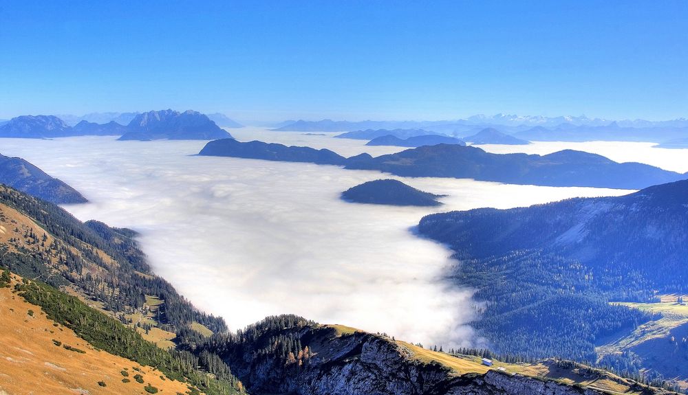 Über den Ackeralmen auf dem Weg zum Sonnenwendjoch