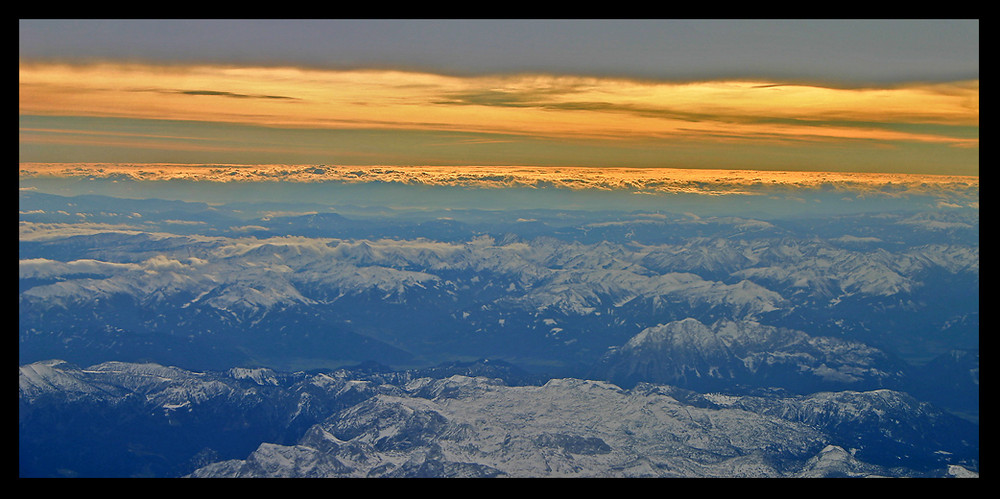 Über den Alpen