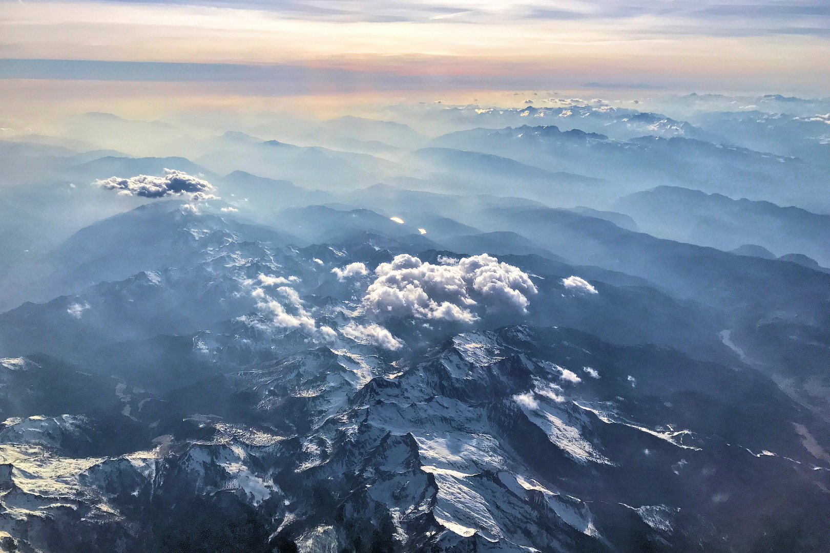 Über den Alpen