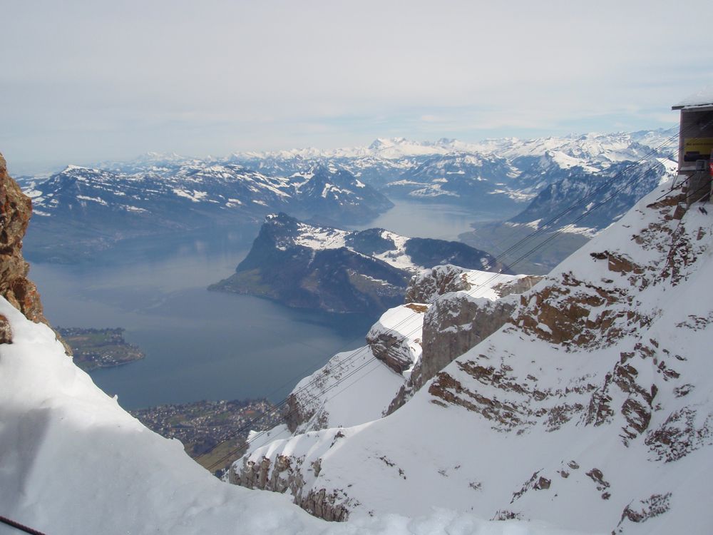 Über den Bergen von Hoyanja 